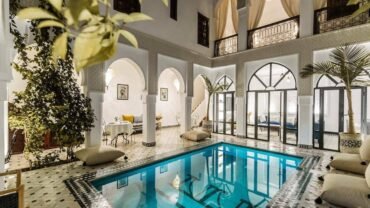 Riad NayaNour à Marrakech avec piscine et chambres confortables Riad with pool in Marrakech